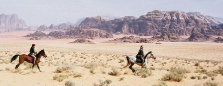 Cavalcade en arrivant à Wadi Rum
